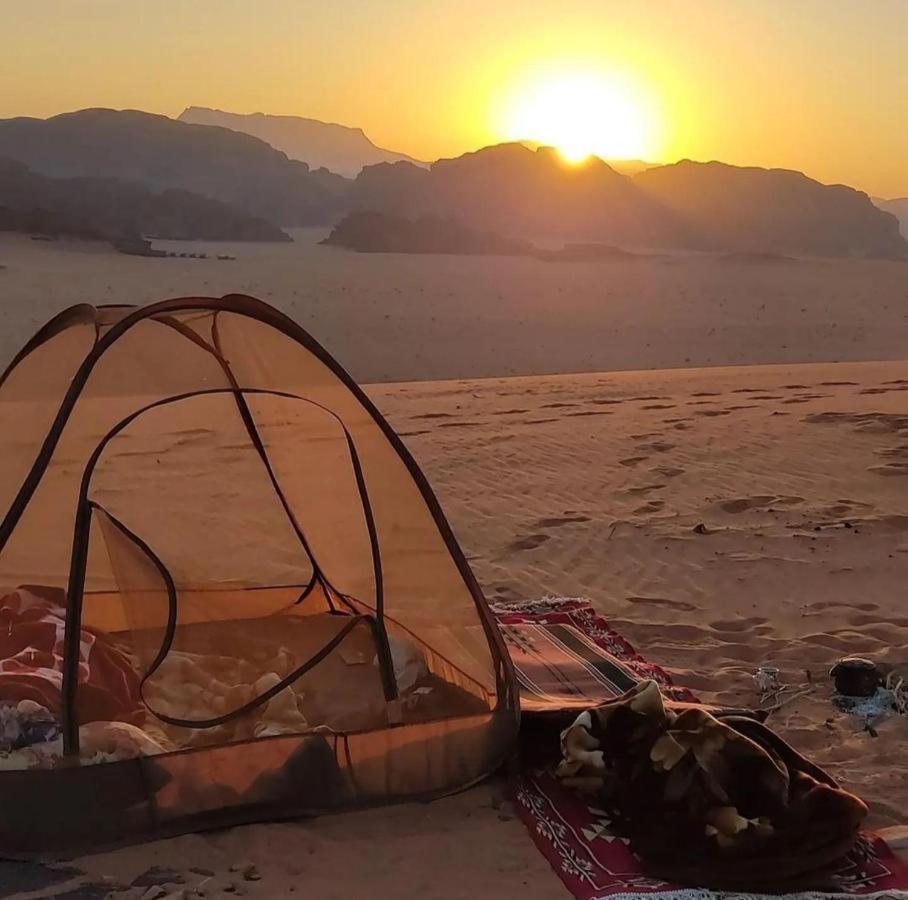 Adel Rum Camp Bubbles Wadi Rum Ngoại thất bức ảnh