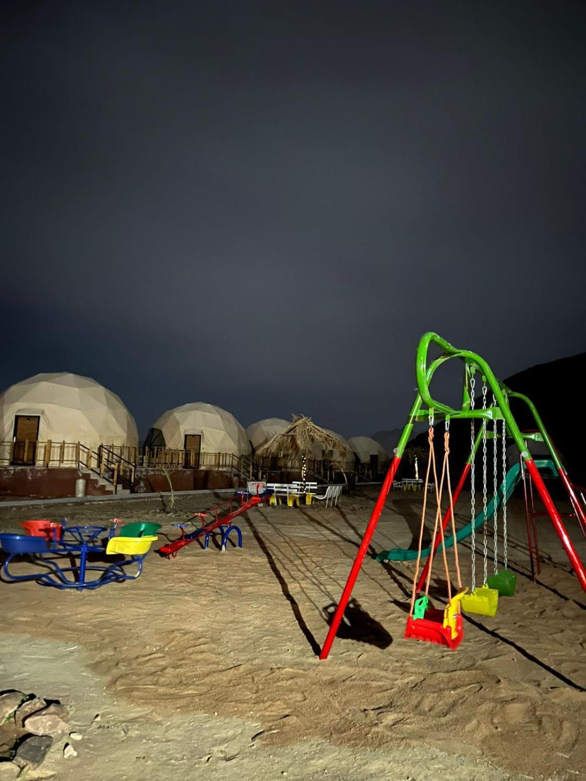Adel Rum Camp Bubbles Wadi Rum Ngoại thất bức ảnh